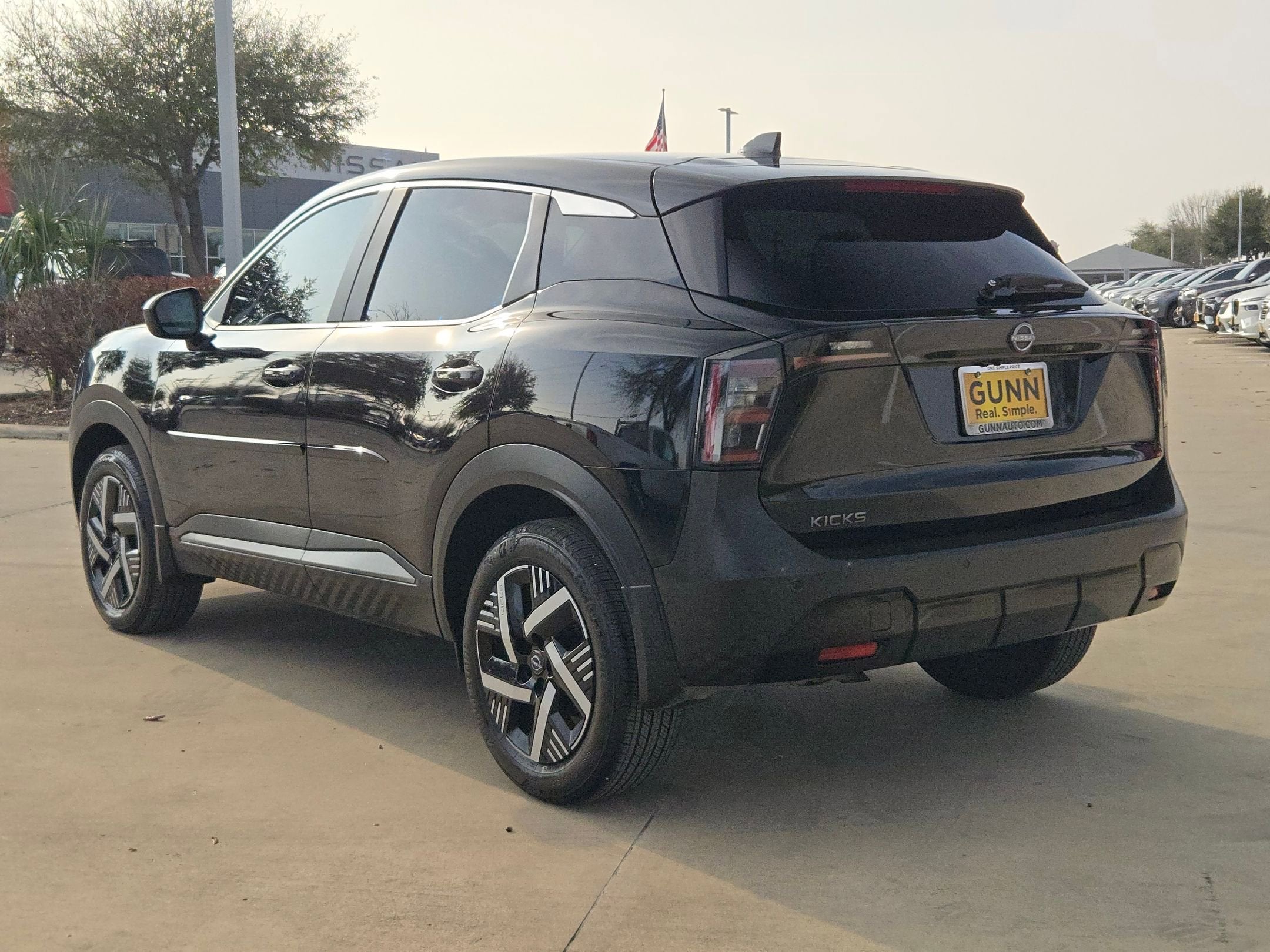 2025 Nissan Kicks SV