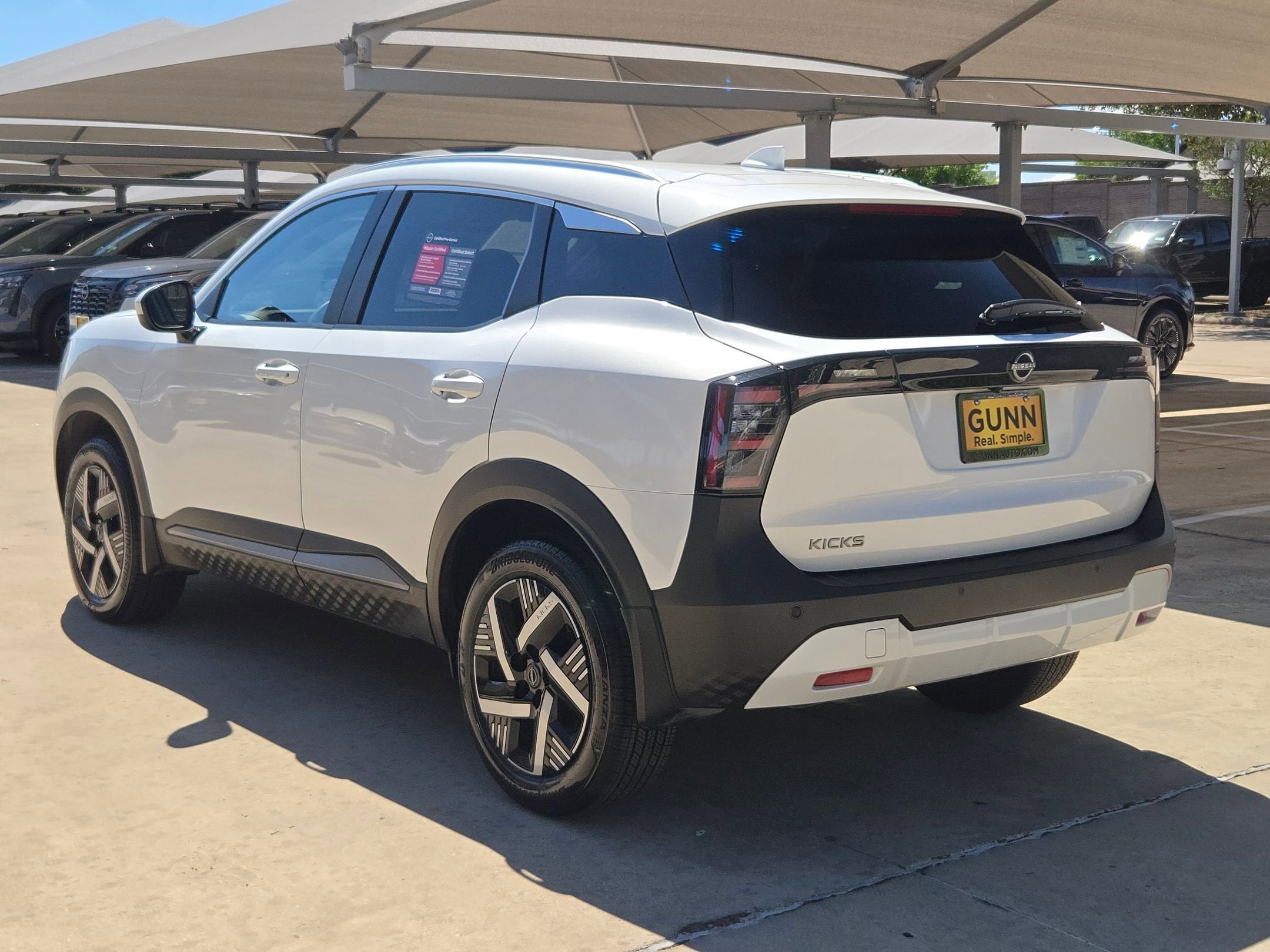 2025 Nissan Kicks SV