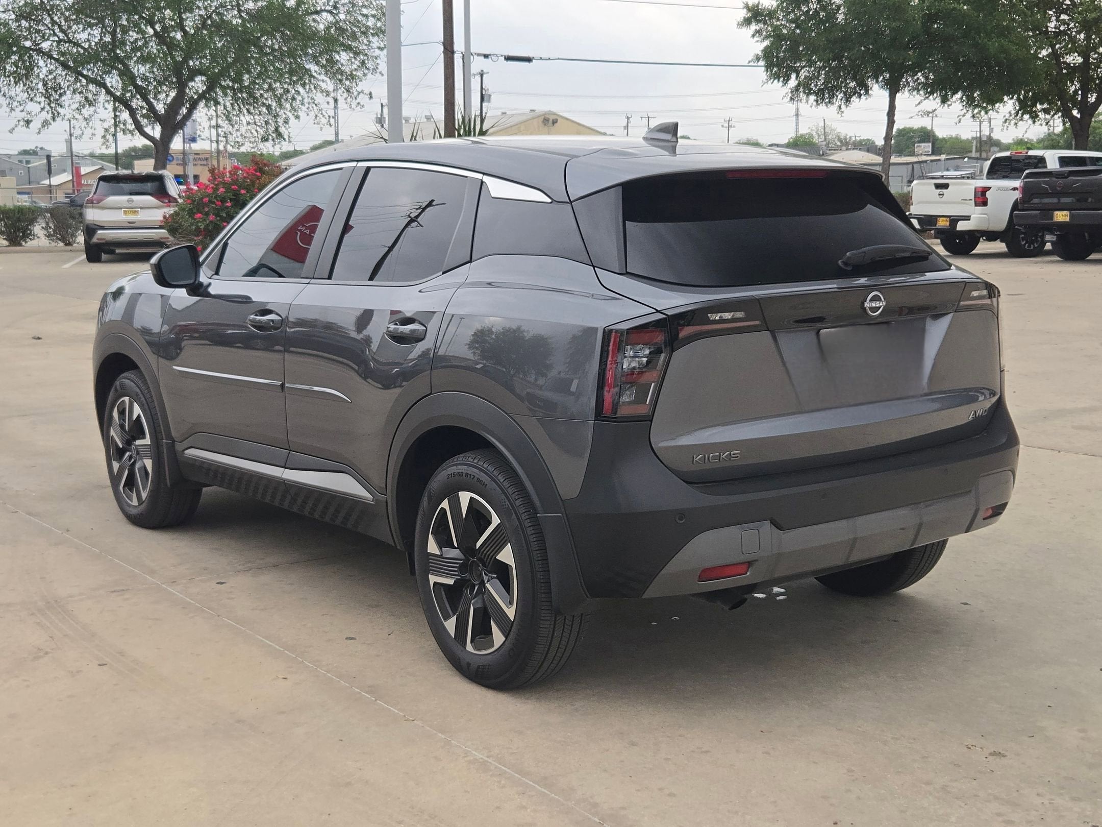 2025 Nissan Kicks SV
