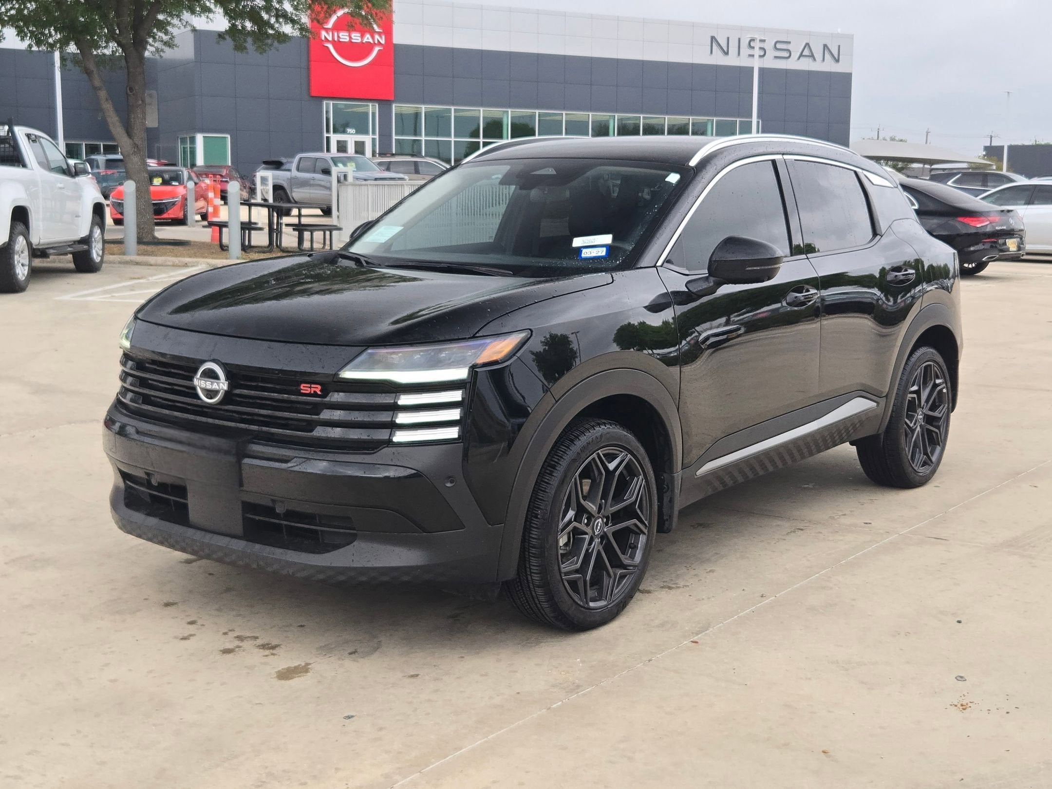 2025 Nissan Kicks SR