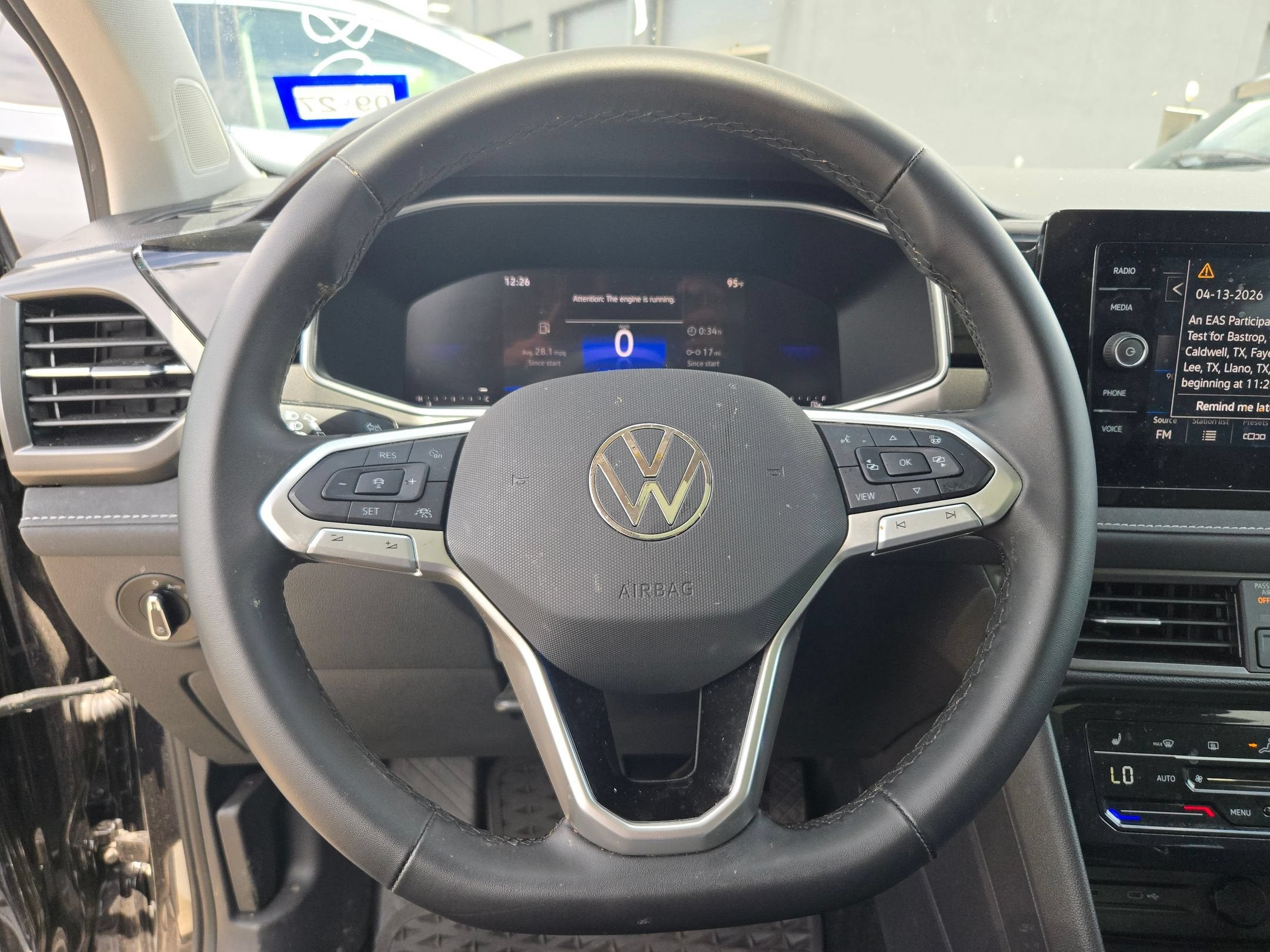 2025 Volkswagen Taos SE Black