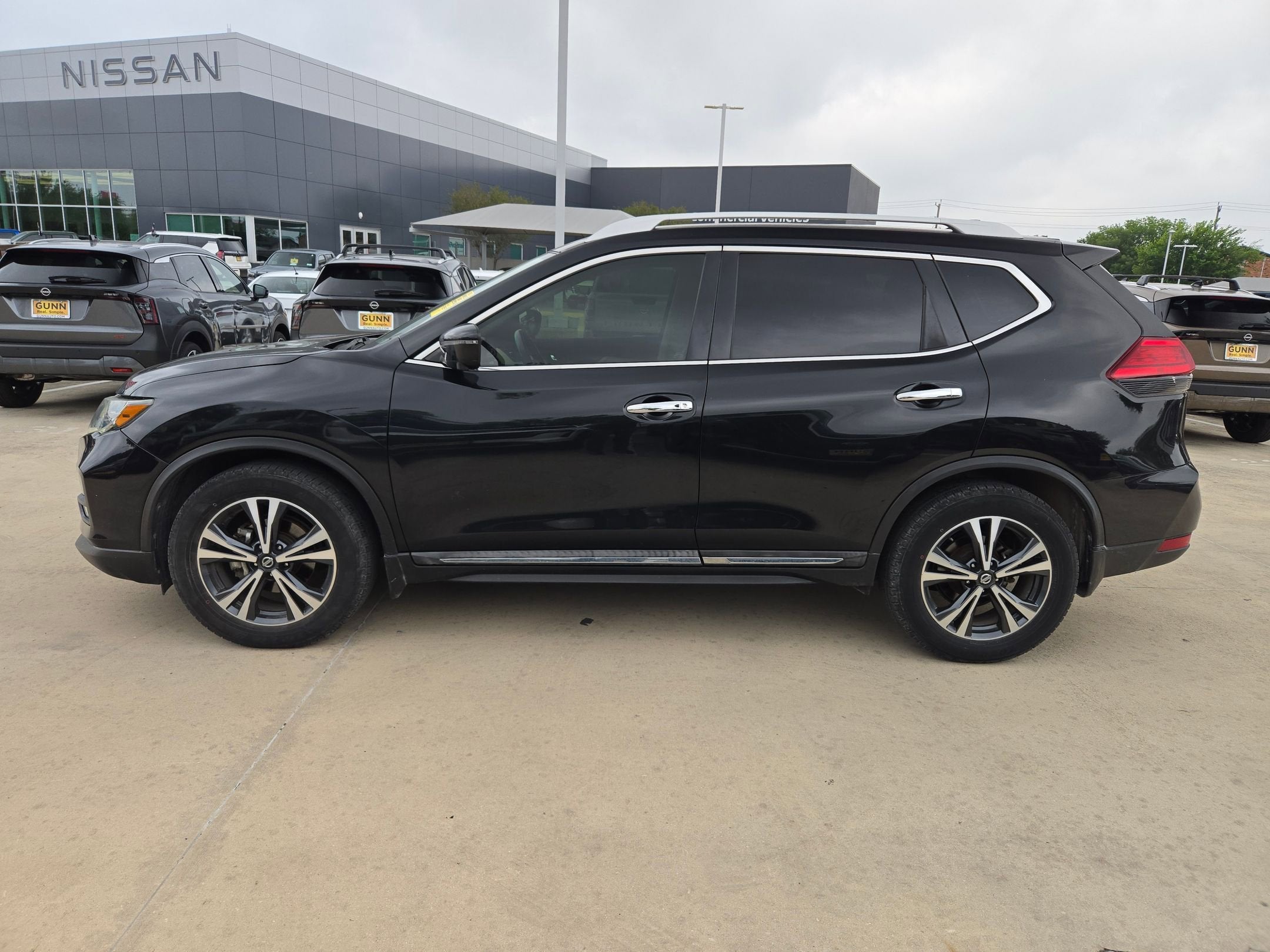 2017 Nissan Rogue SL