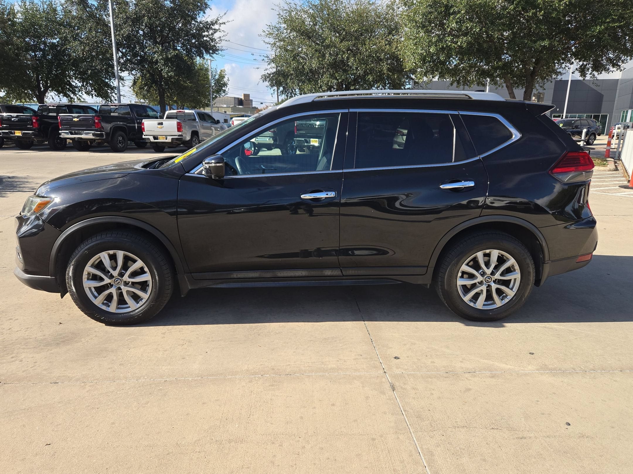 2017 Nissan Rogue SV
