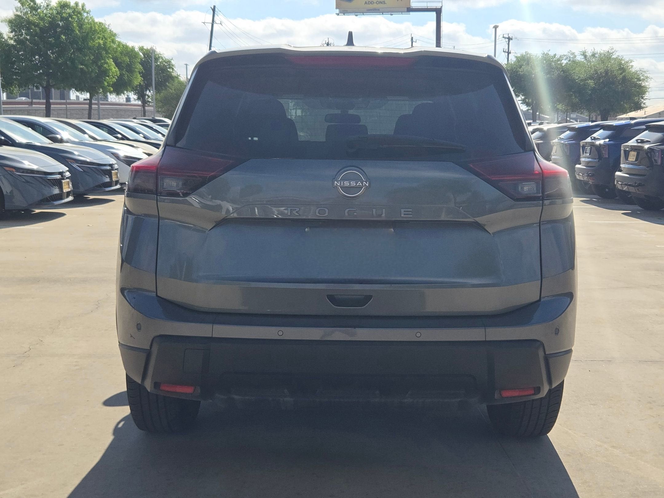 2025 Nissan Rogue SV