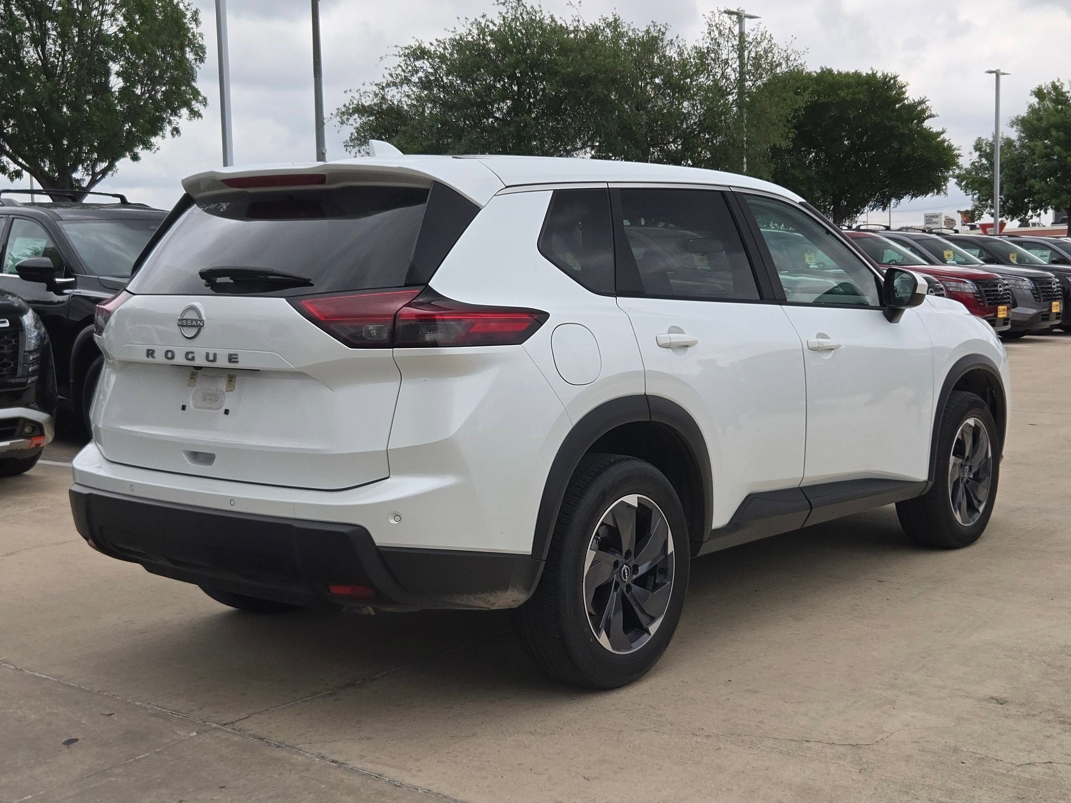 2025 Nissan Rogue SV