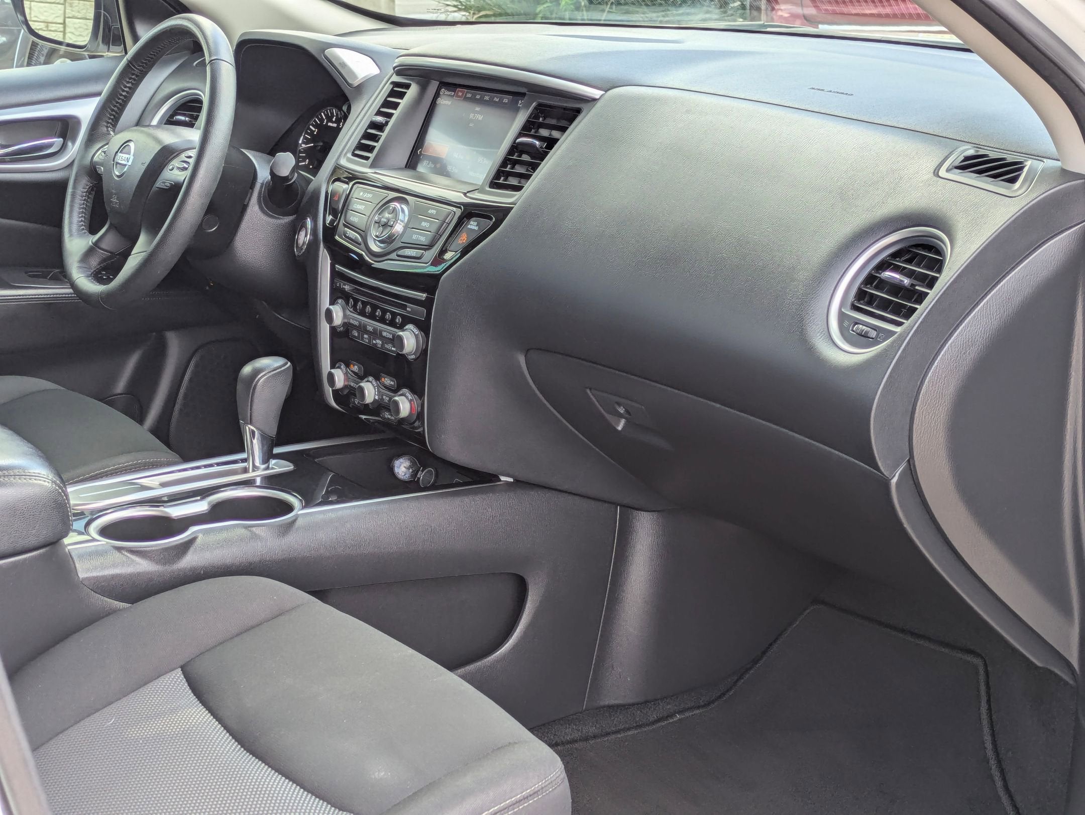 2020 Nissan Pathfinder SV