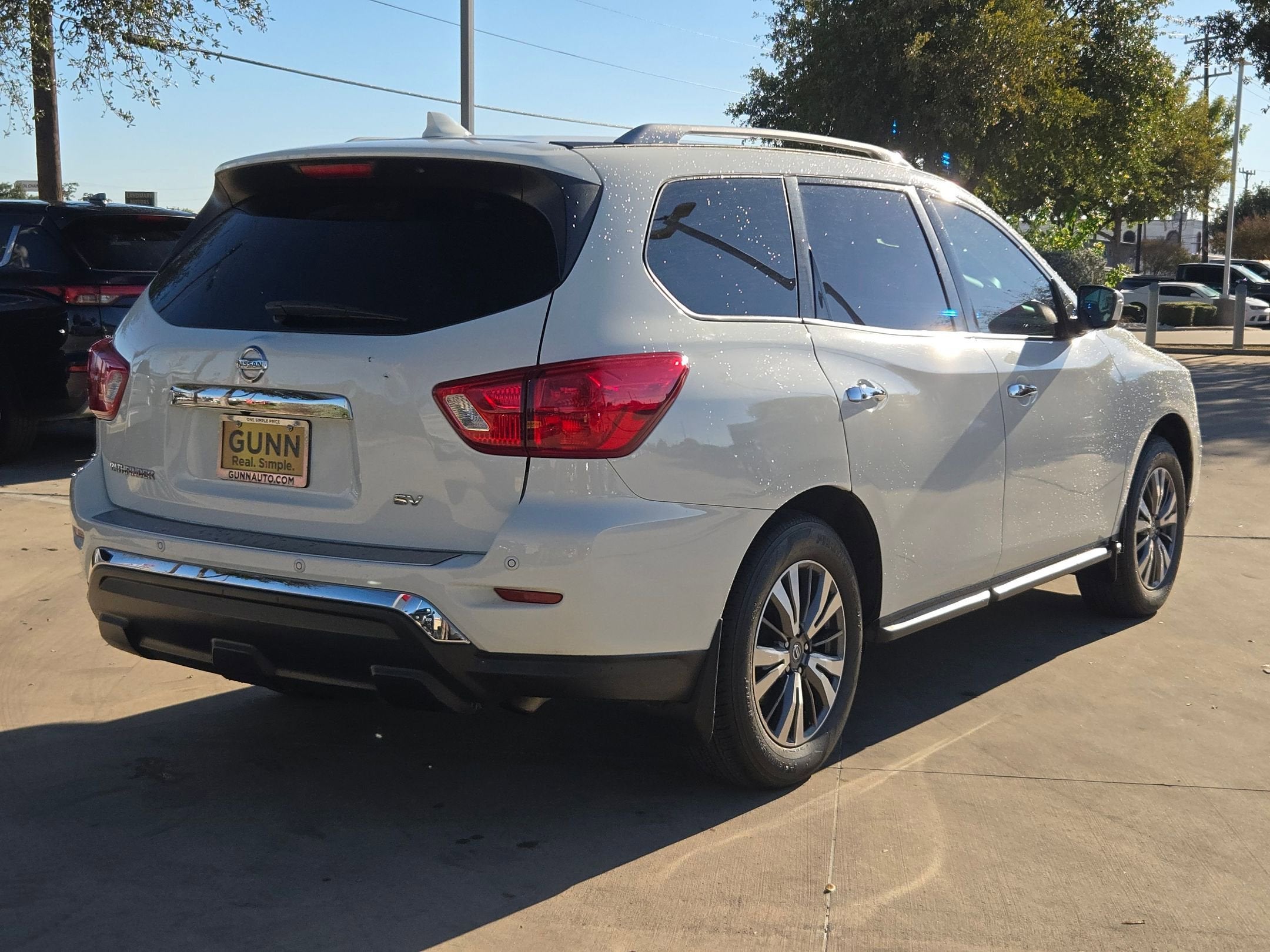 2020 Nissan Pathfinder SV