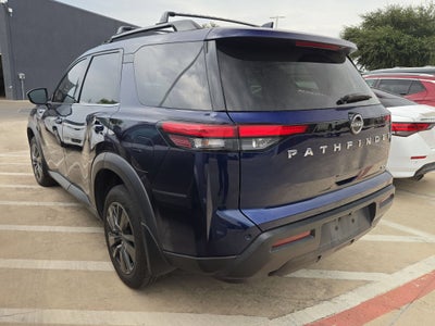 2022 Nissan Pathfinder SV