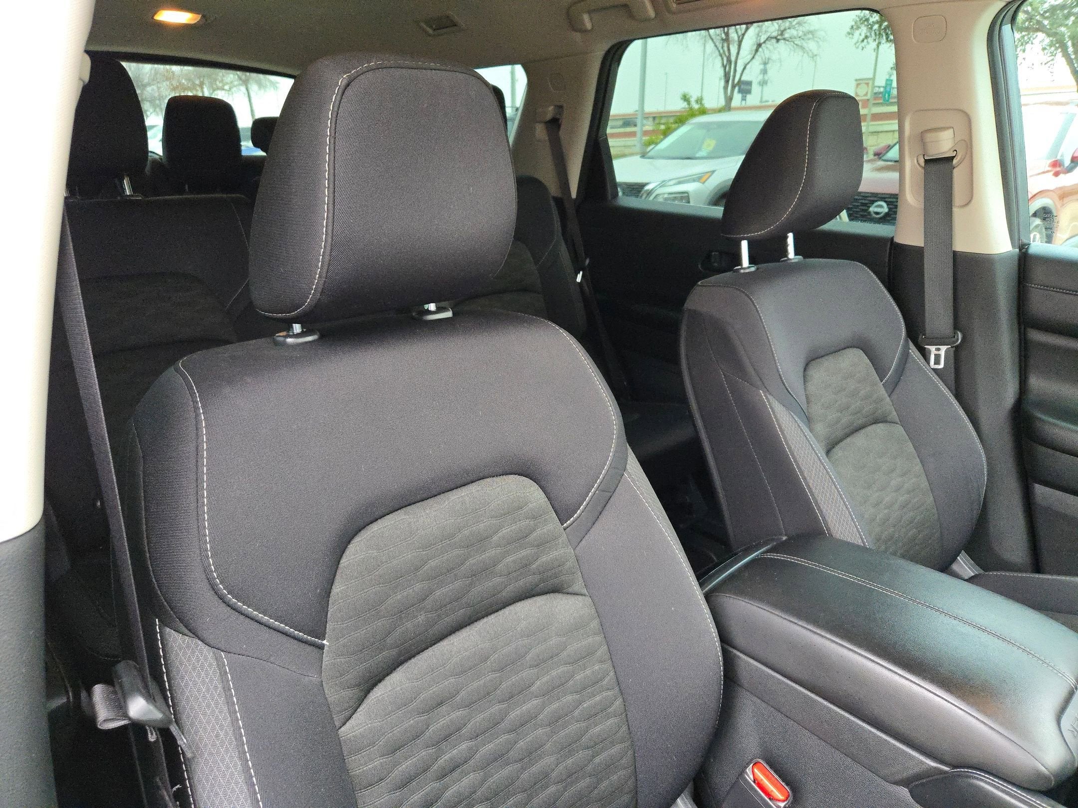 2023 Nissan Pathfinder SV