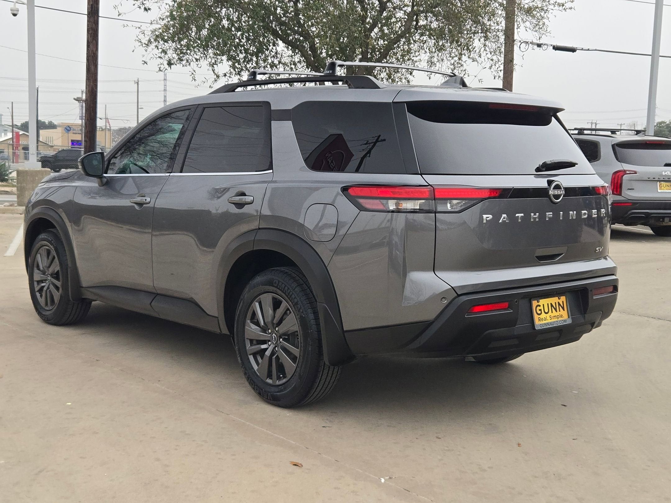 2023 Nissan Pathfinder SV