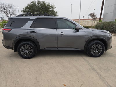 2023 Nissan Pathfinder SV