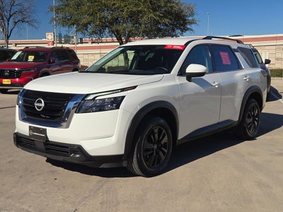 2025 Nissan Pathfinder SV