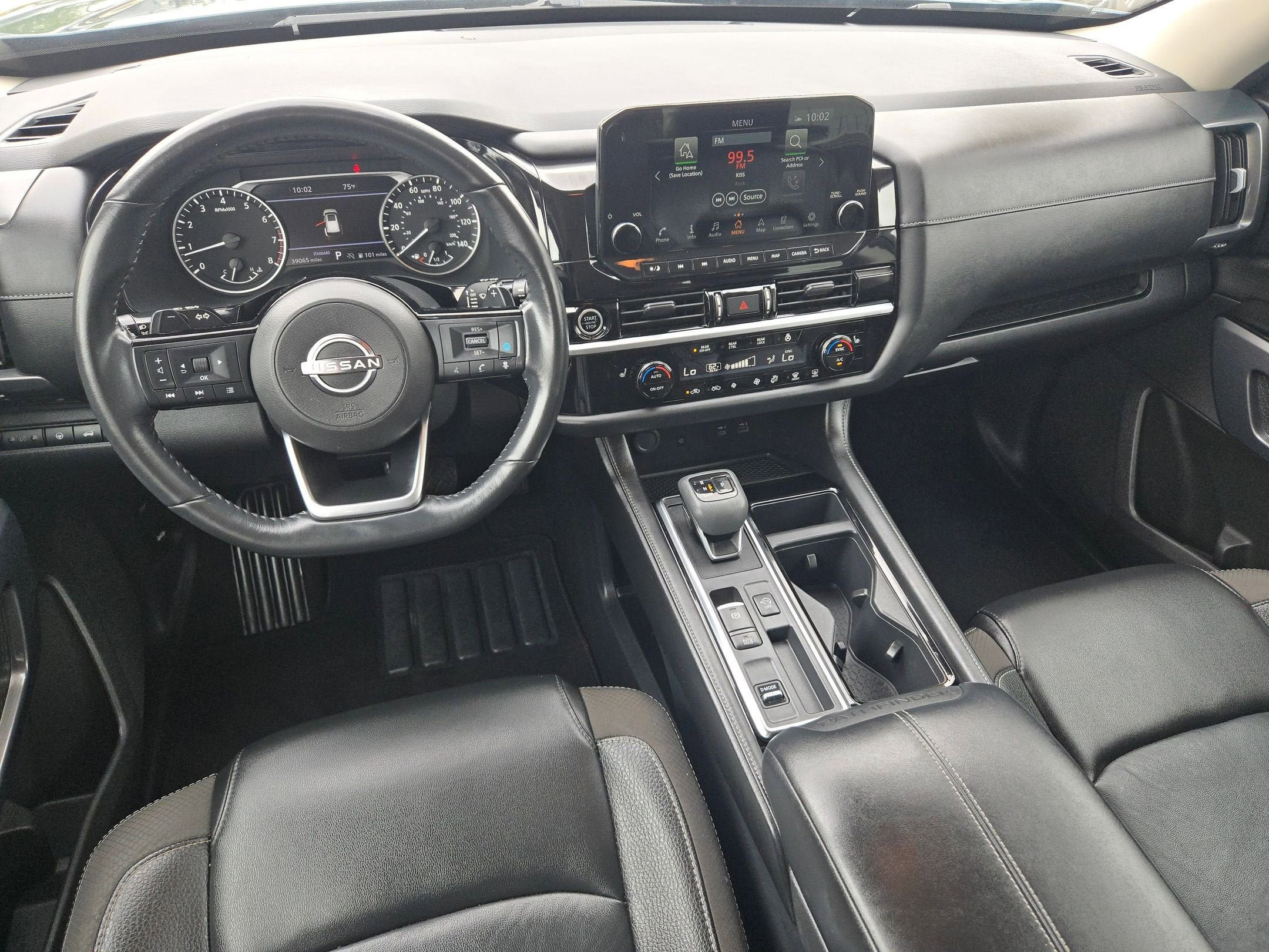 2023 Nissan Pathfinder SL