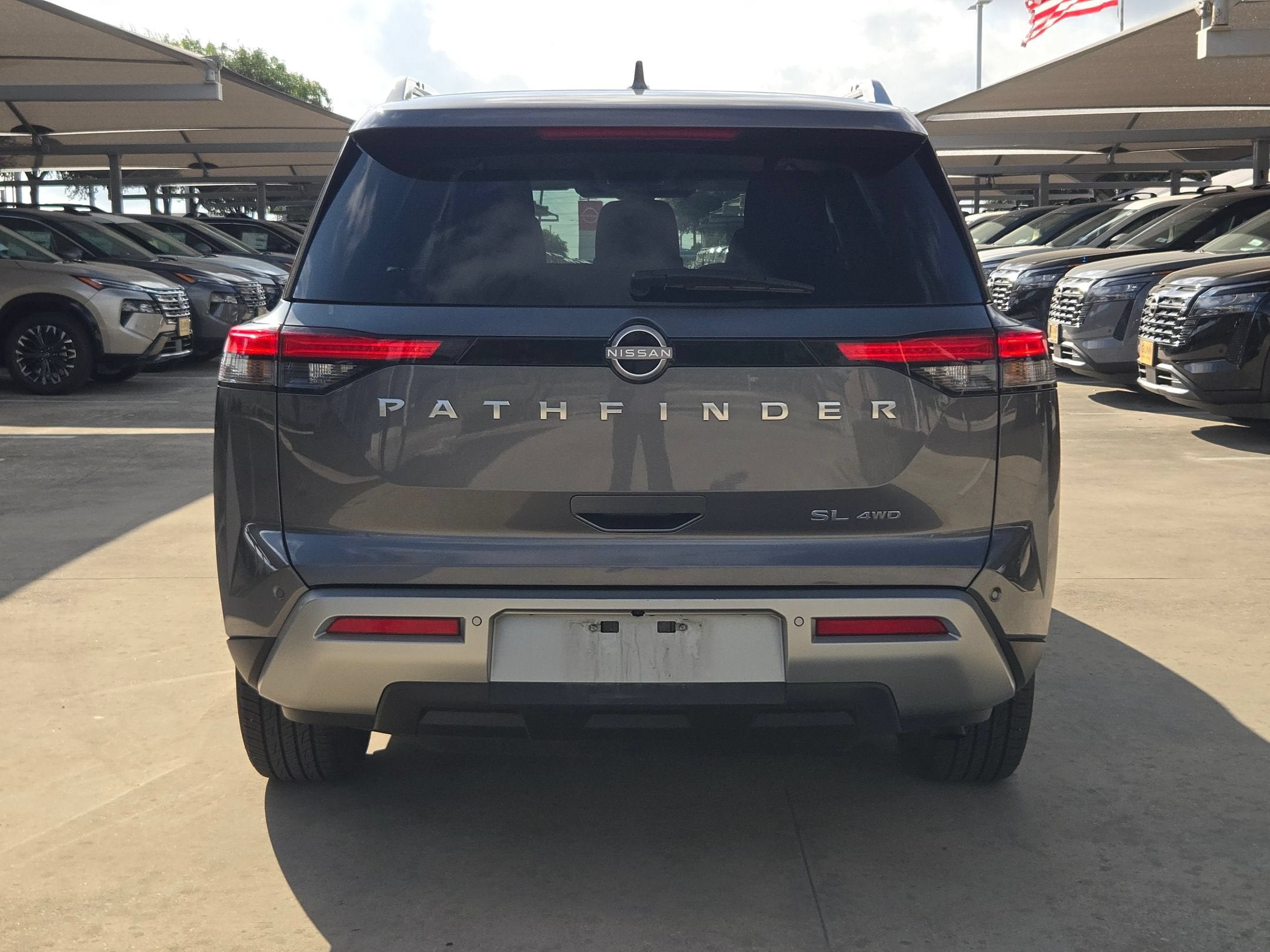 2025 Nissan Pathfinder SL