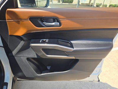 2023 Nissan Pathfinder Platinum