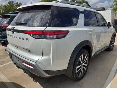2022 Nissan Pathfinder Platinum
