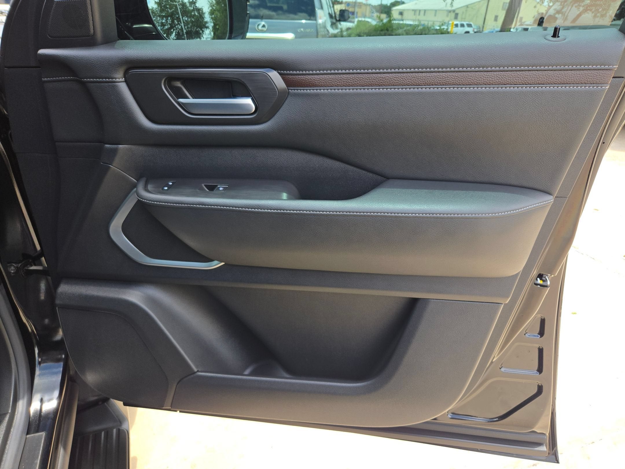 2025 Nissan Armada Platinum