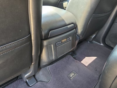 2017 INFINITI QX80 RWD