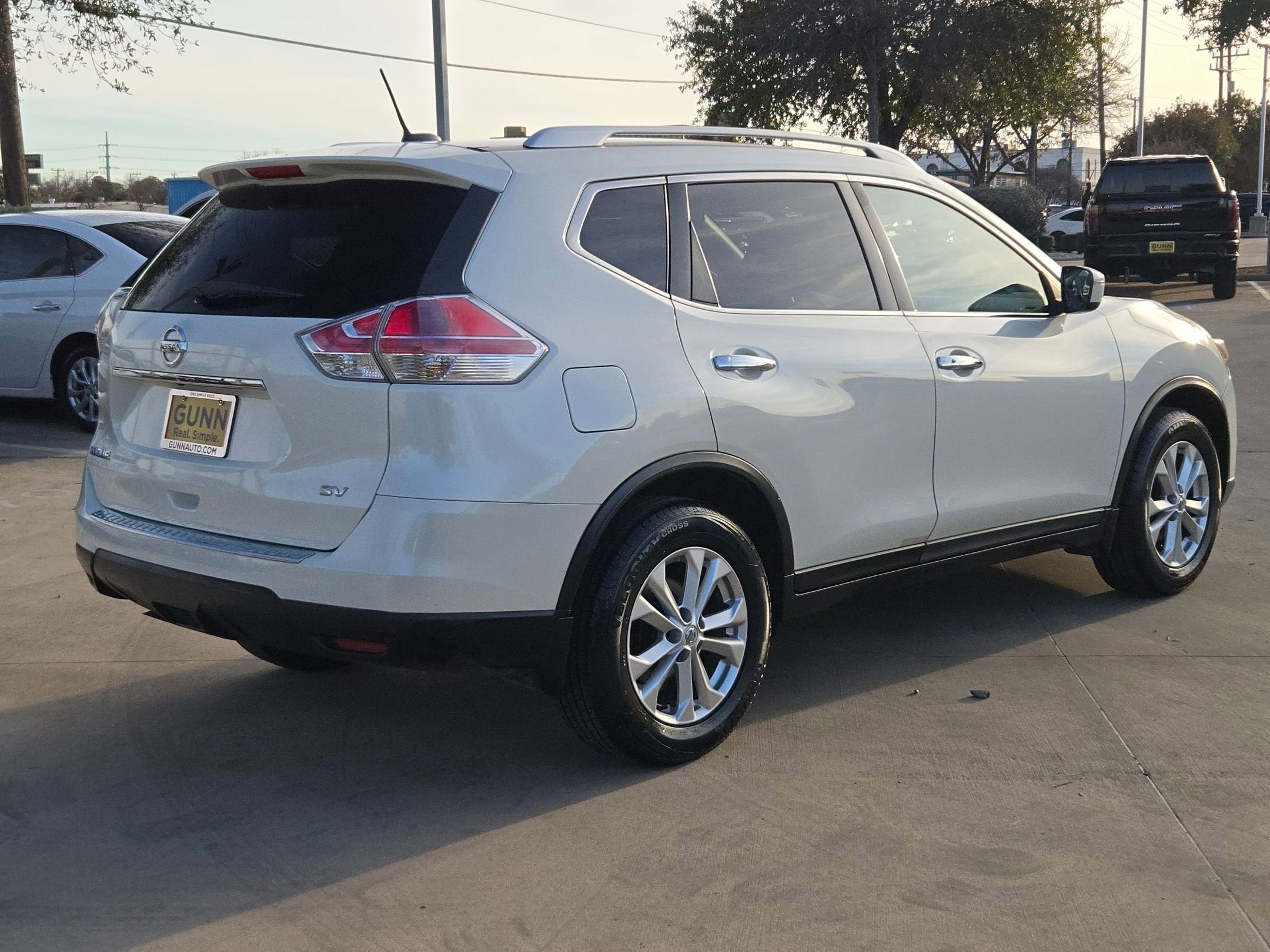 2016 Nissan Rogue SV