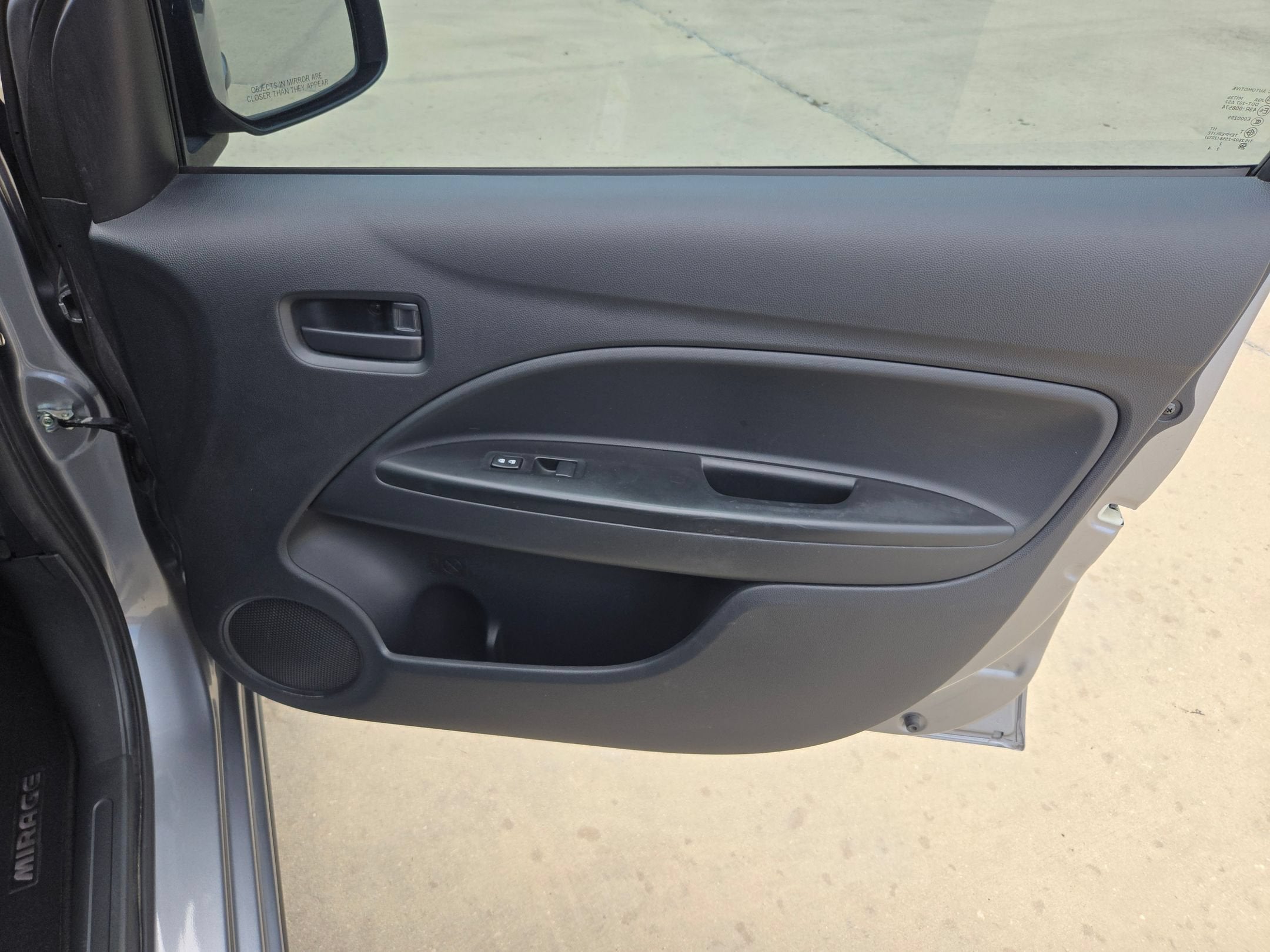 2022 Mitsubishi Mirage ES